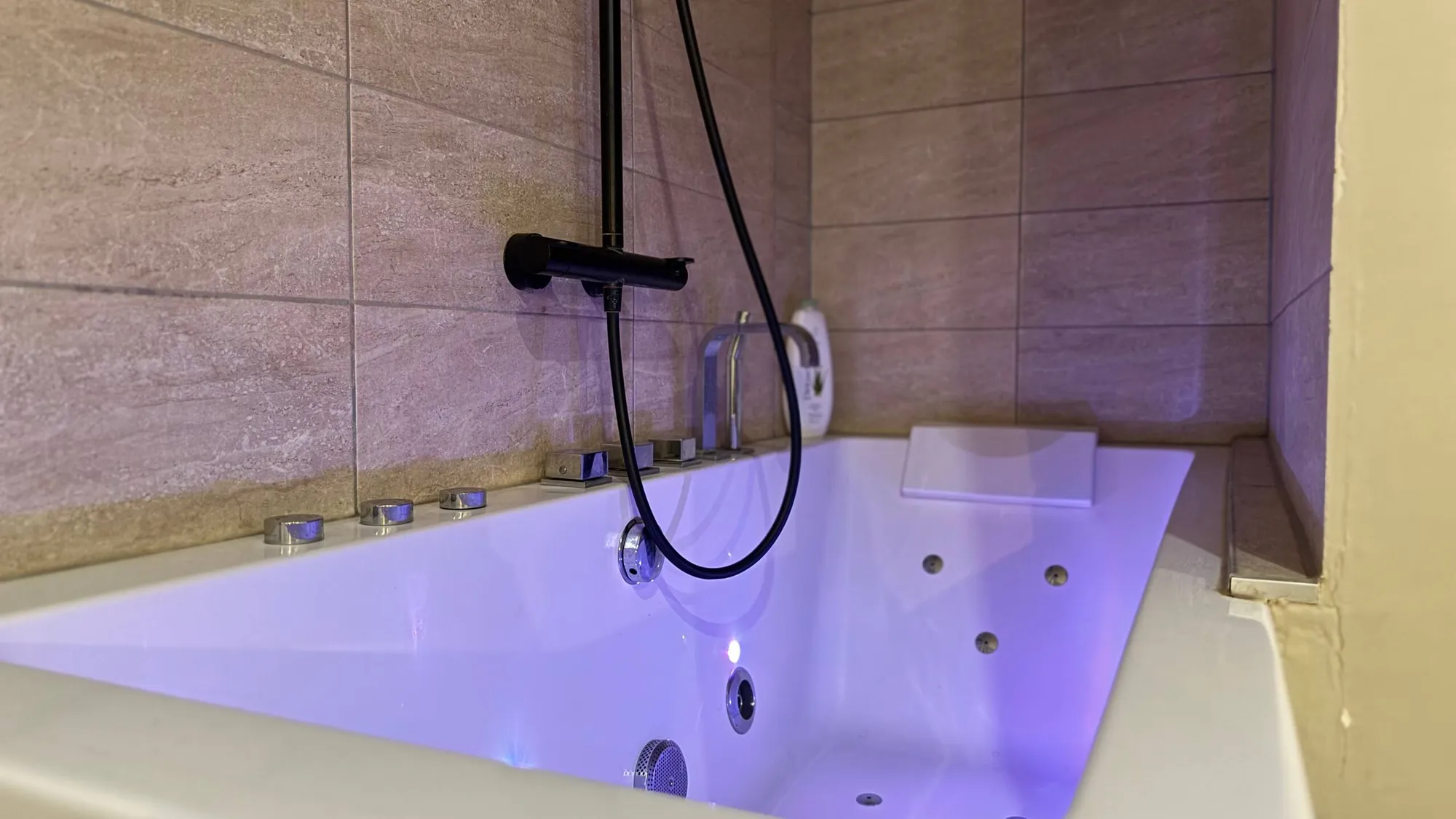 Salle de bain — Escapade Sereine, Laval