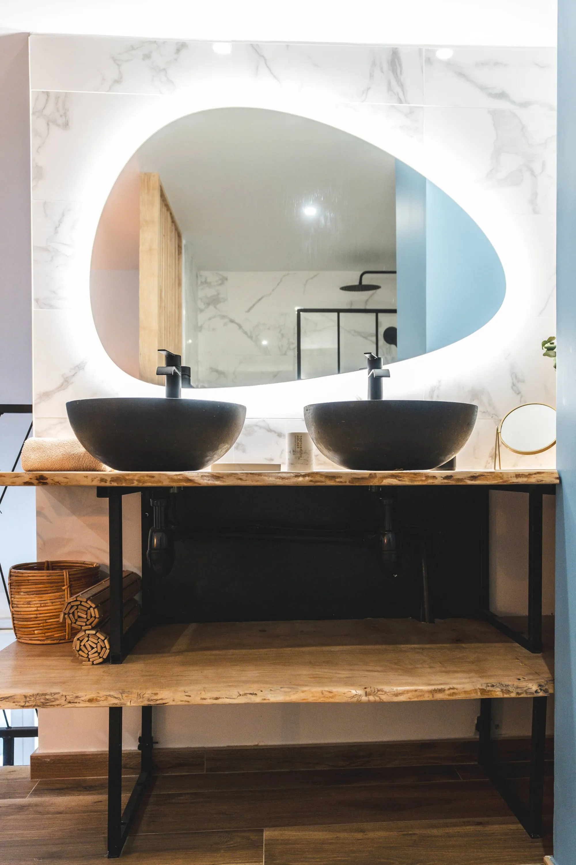 Salle de bain — Factory, Laval