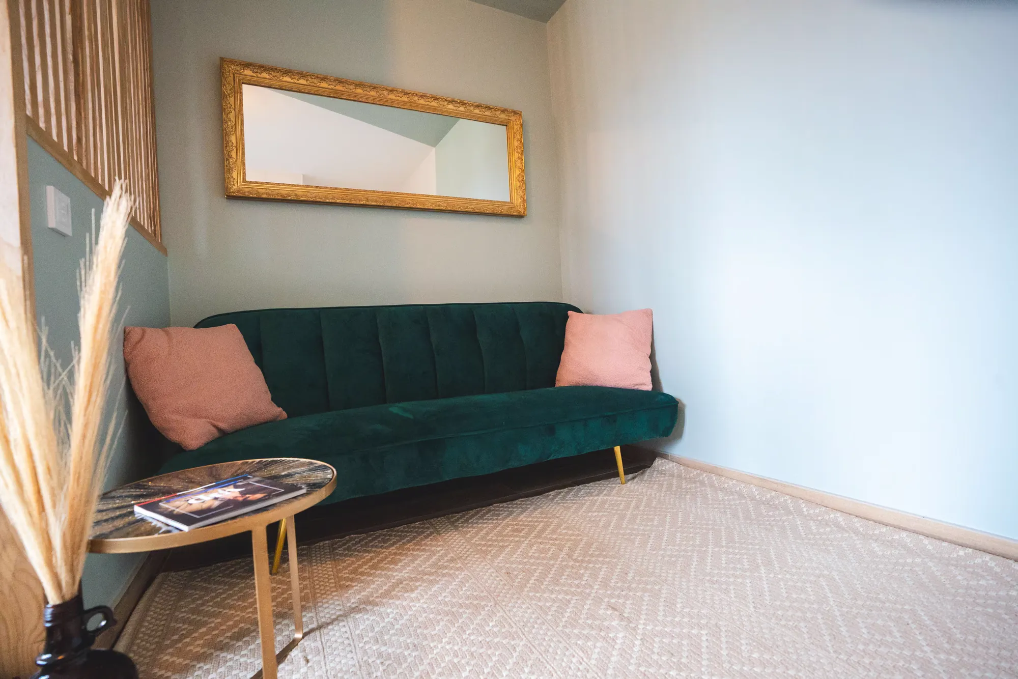 Salon — Golden, Laval
